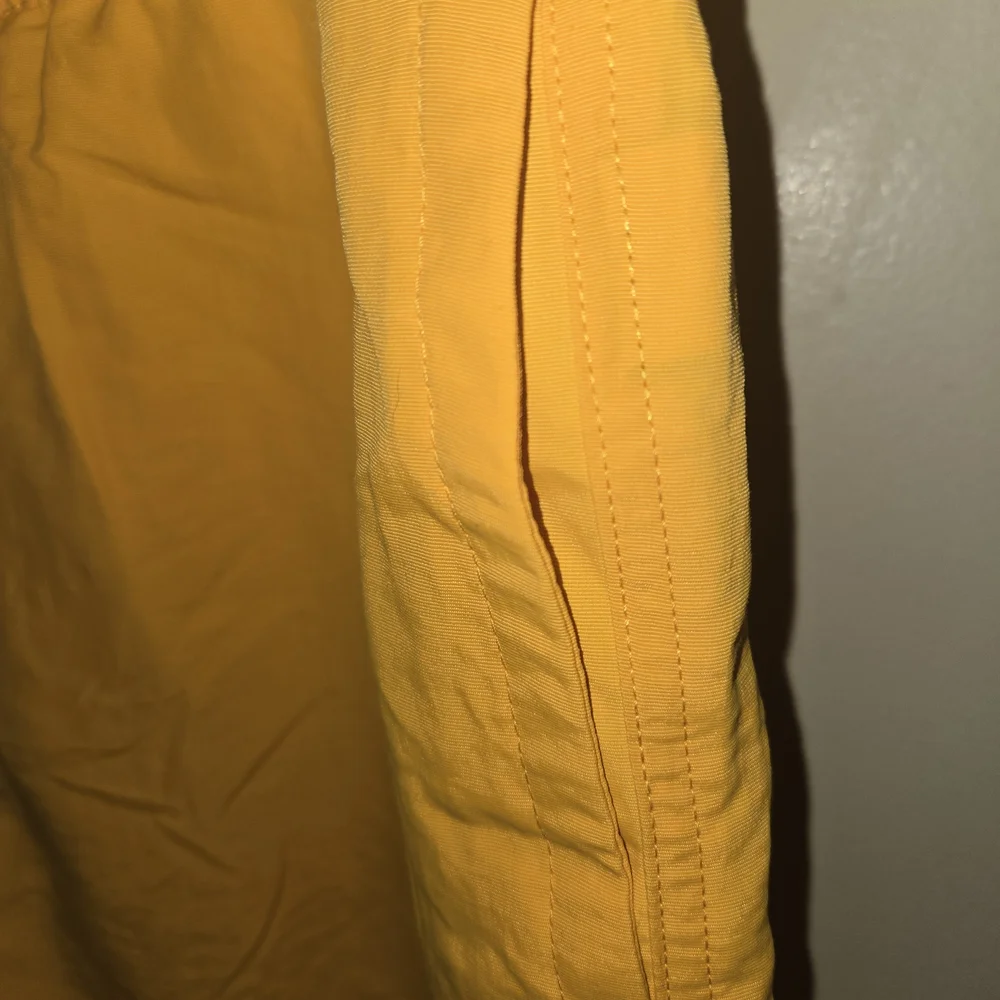 NWT RSQ Vibrant Gold Nylon Shorts Size M - Picture 3 of 6